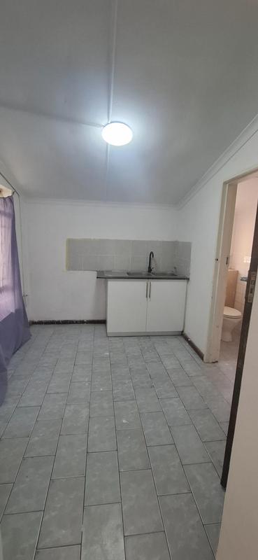 To Let 1 Bedroom Property for Rent in Goodwood Central Western Cape